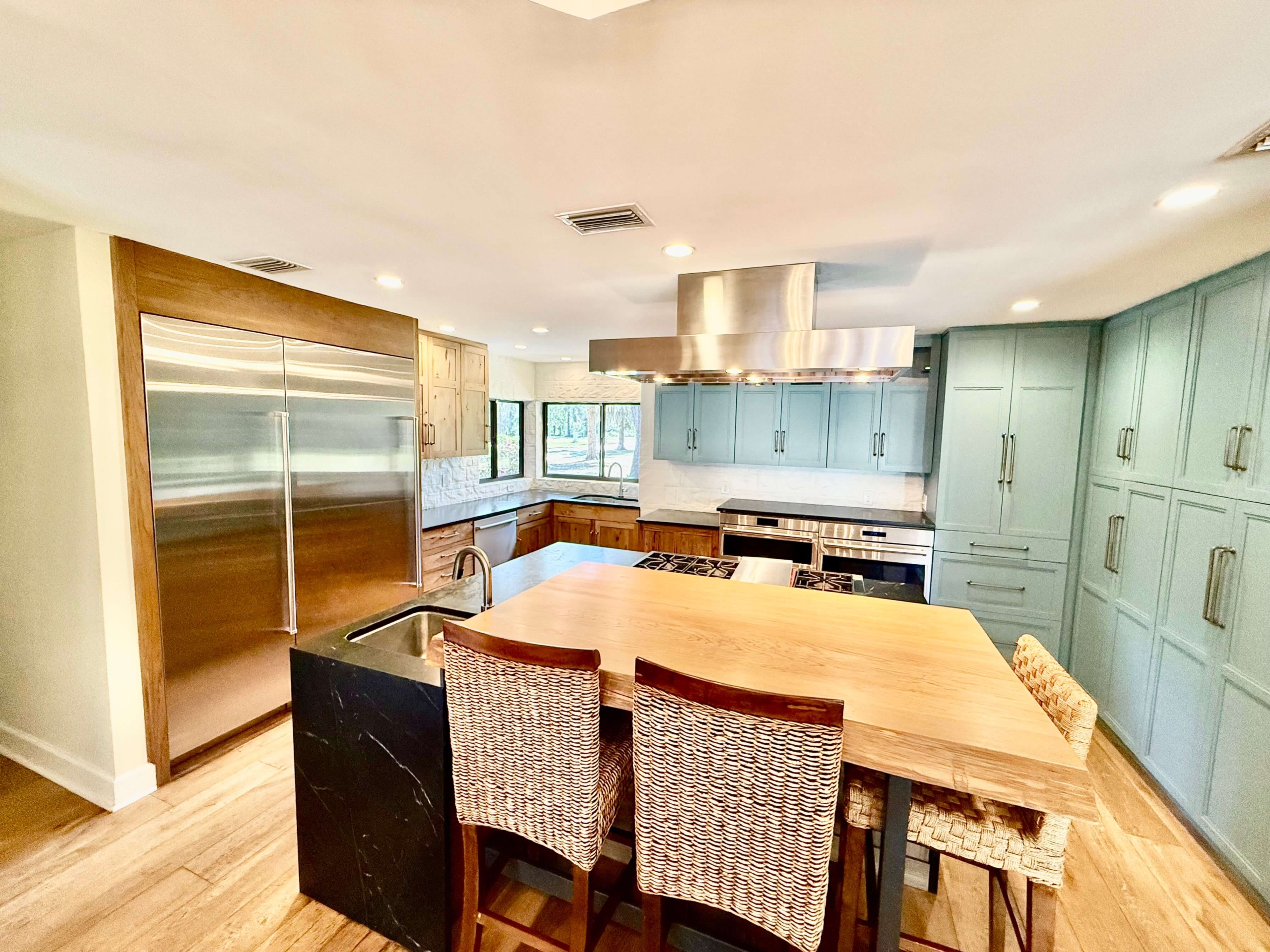 Photo of gormet kitchen